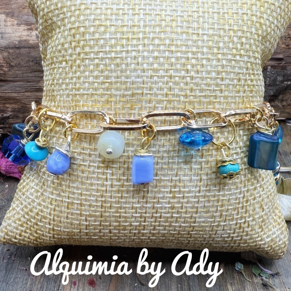 Alquimia Gold and Blue Charm Bracelet